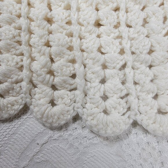 Vtg crocheted poncho shawl button front grandma hippie one size ivory arm holes - Picture 4 of 14